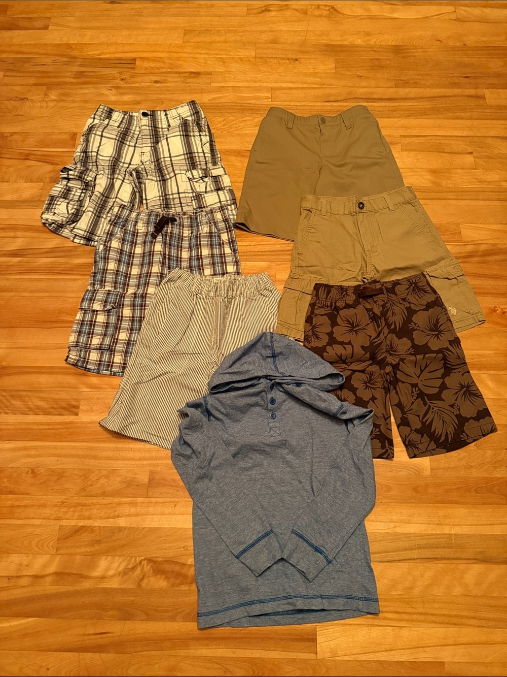 Gymboree Boys Shorts Bundle in Khaki, Blue, Brown & Plaid